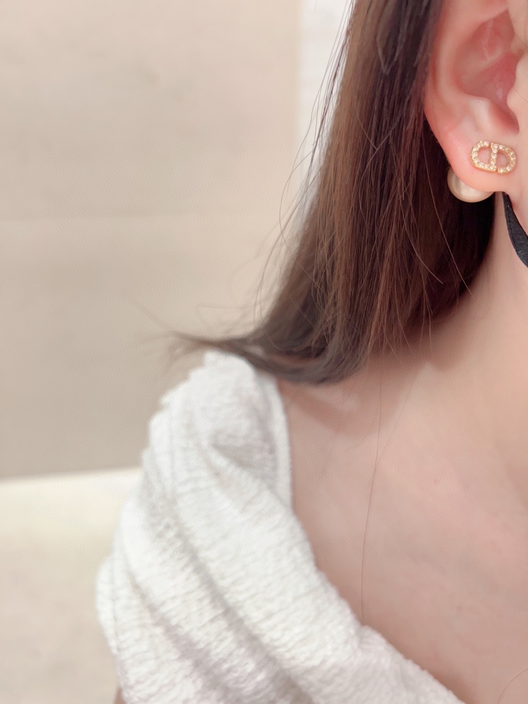 Dior CD letter pearl earrings