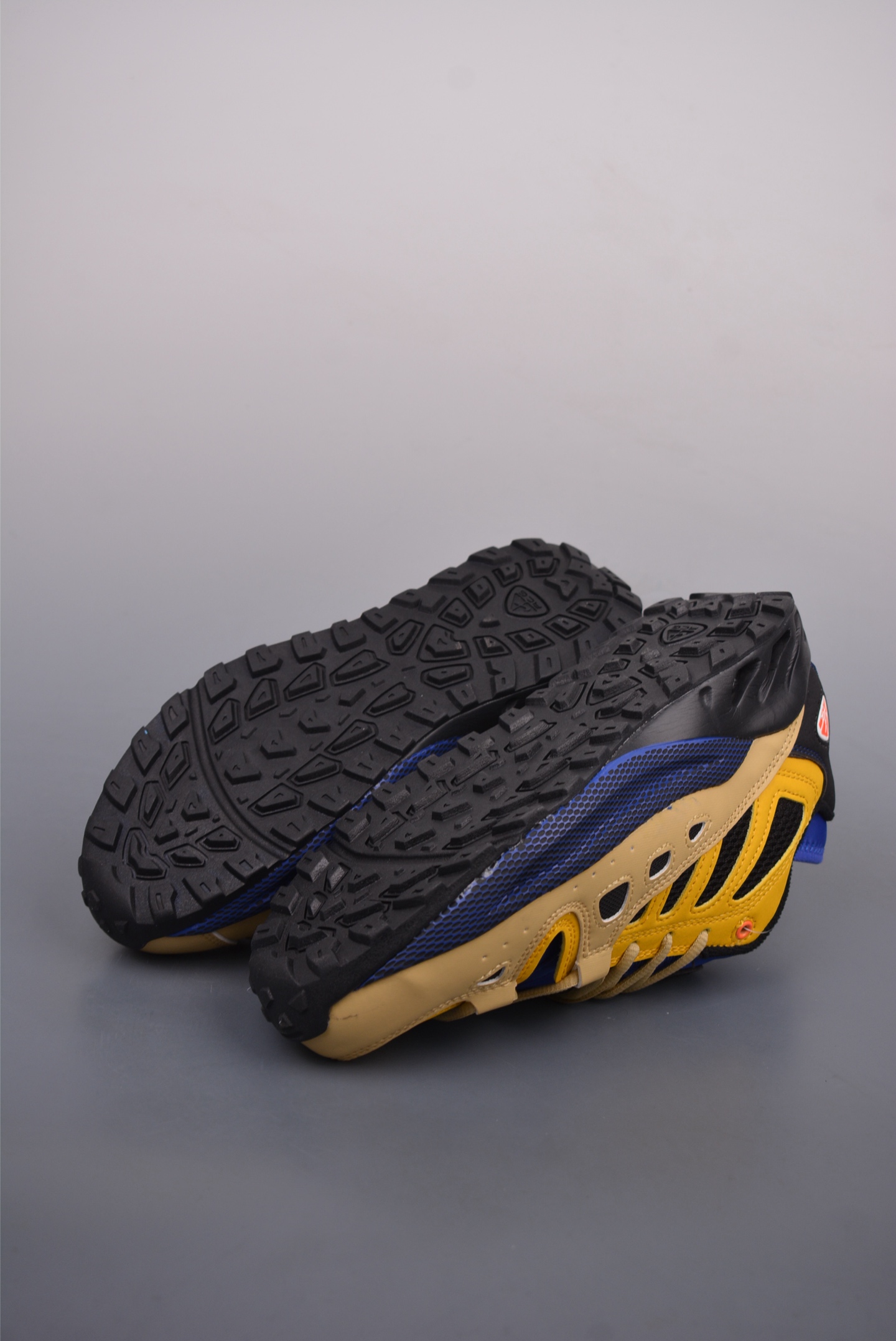 Nike ACG Air Exploraid Yellow Blue Black  FJ1920-400