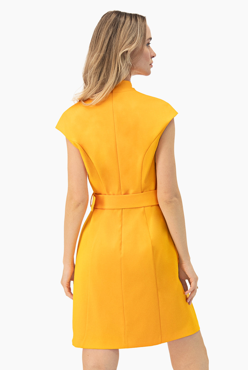 Vestido corto de manga caida