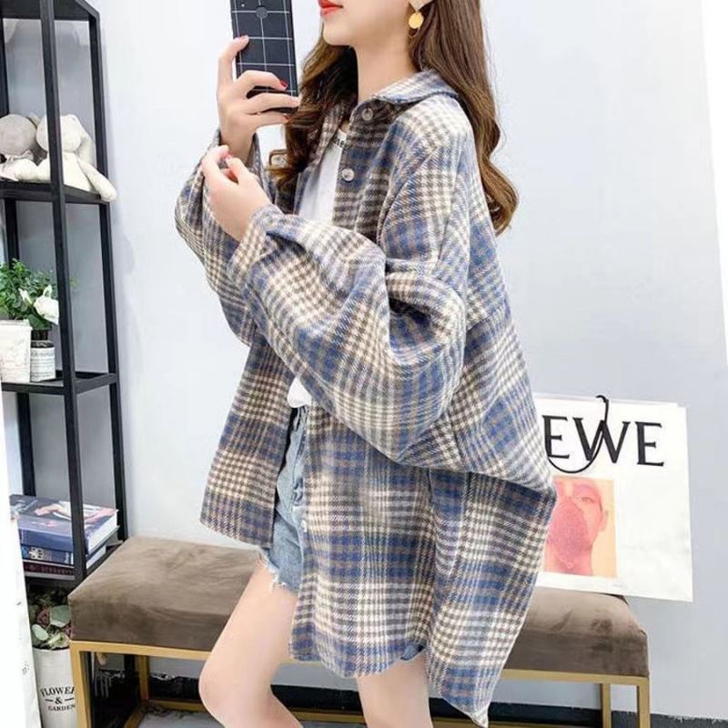 A large version of a waxed plaid shirt Hong Kong style Coat