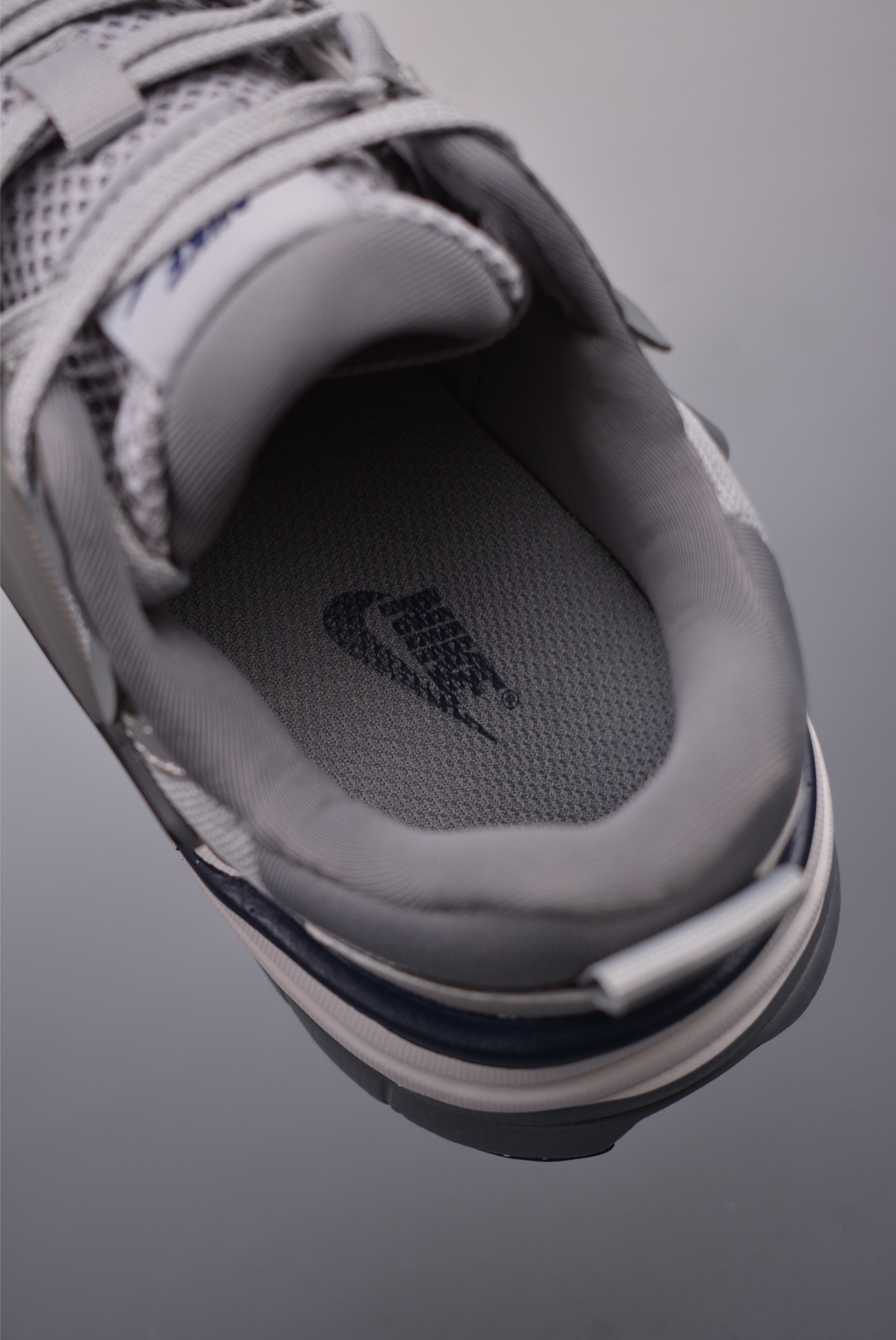 Nike Wmns V2K Runtekk LowWolf GreyMidnight Navy HJ4497-002