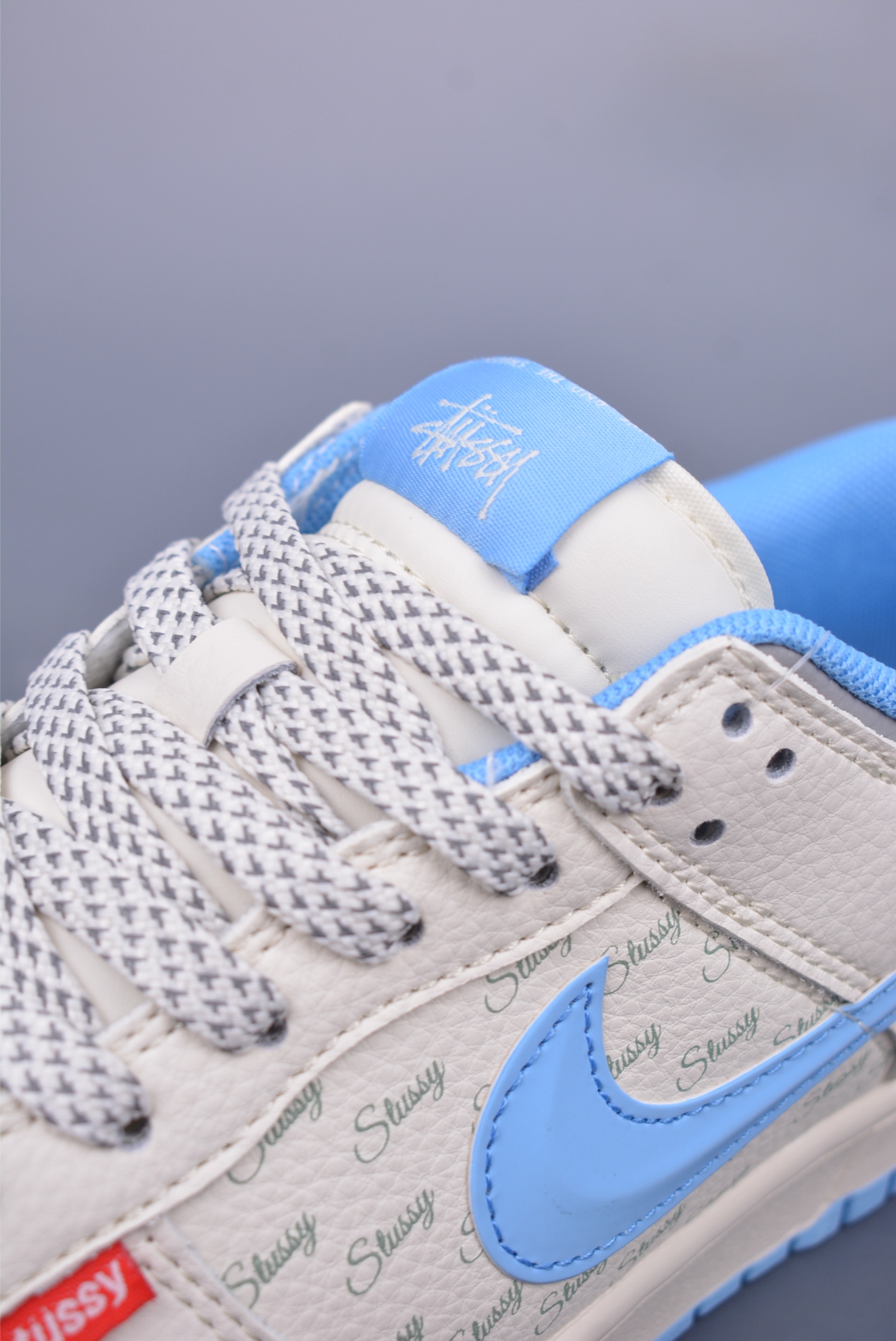 Stussy x Nike SB Dunk Low sneakers Off-white and blue XS6089-539