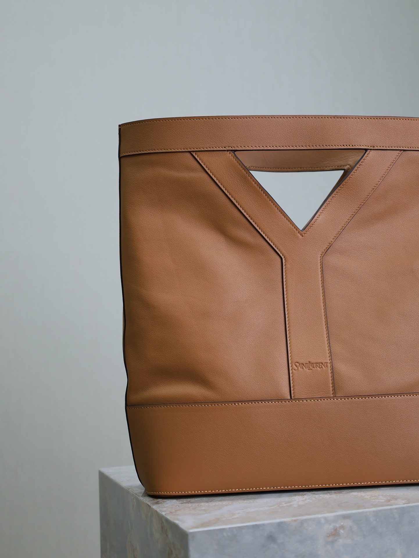 Yves Saint Laurent 24ss Autumn and Winter Limited Briefcase 817603