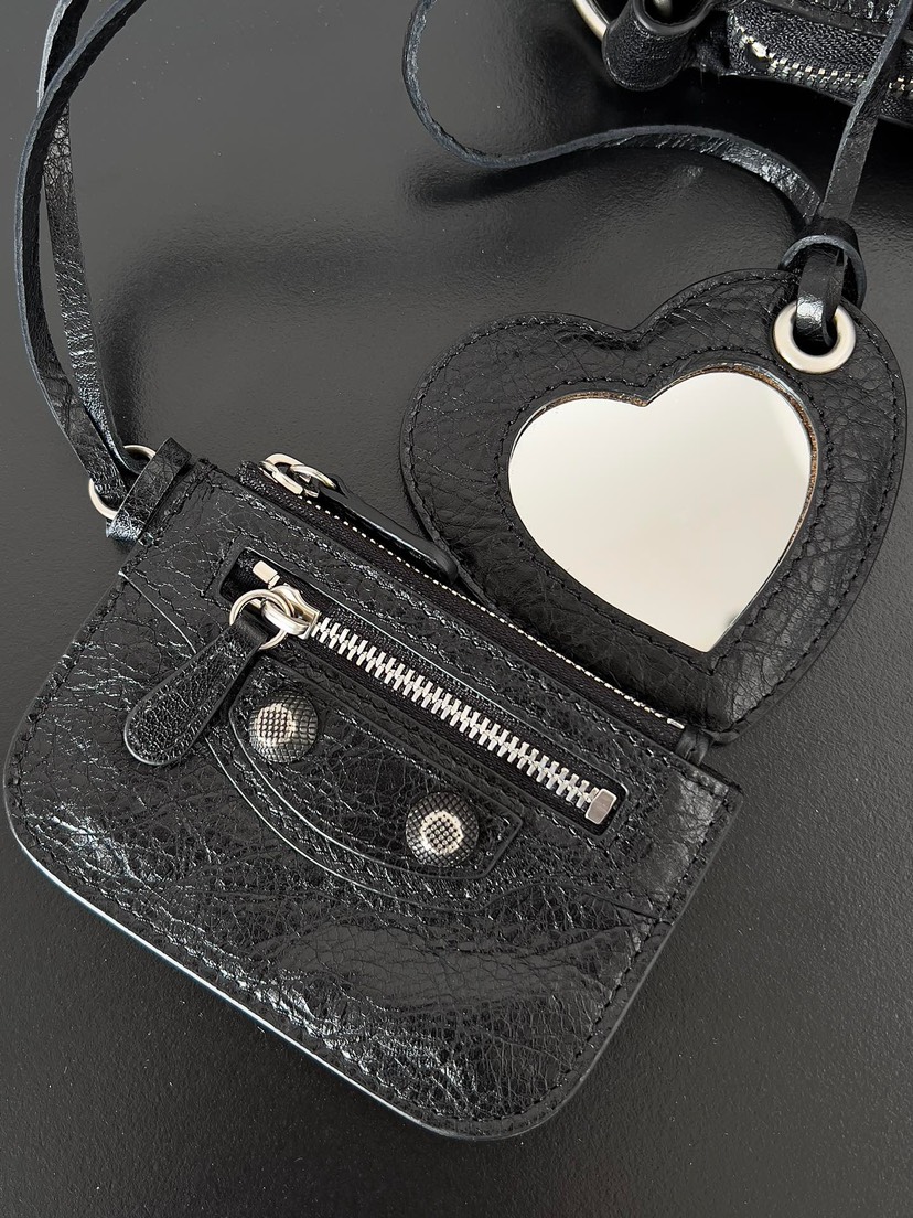 Balenciaga Le Cagole handbags
