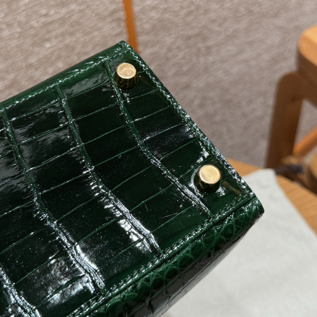 Hermès Kelly 67Vert Fonce (Handmade to order)