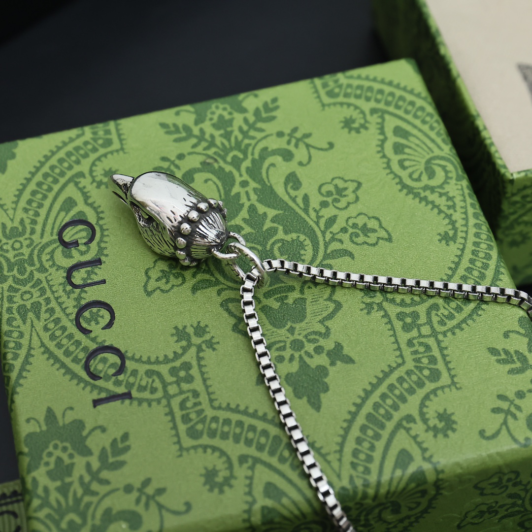 Gucci Anger Forest series eagle head vintage necklace