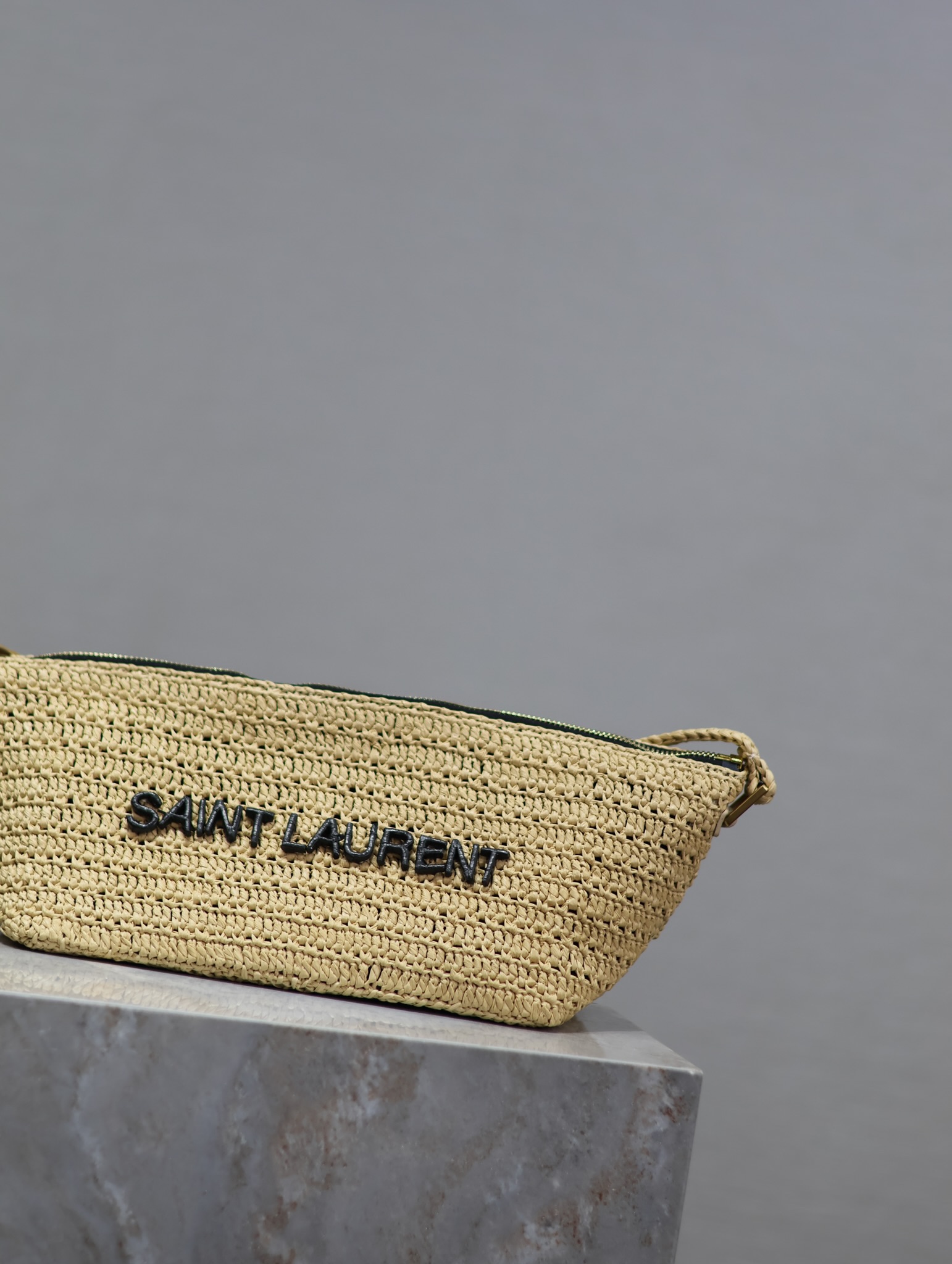 Yves Saint Laurent Crossbody bag Raffia woven bag 667490
