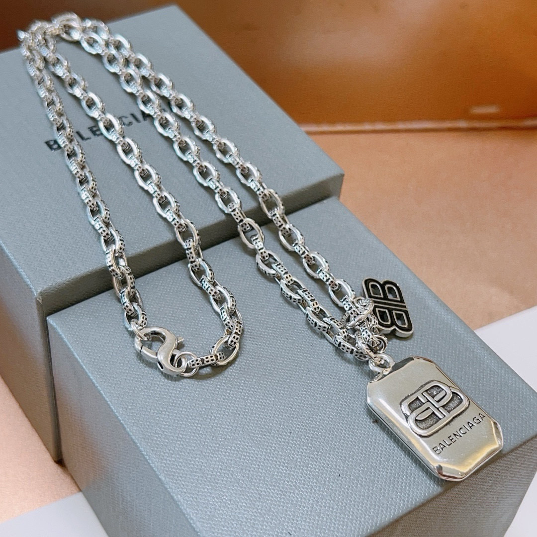 Balenciaga BB brand chain necklace