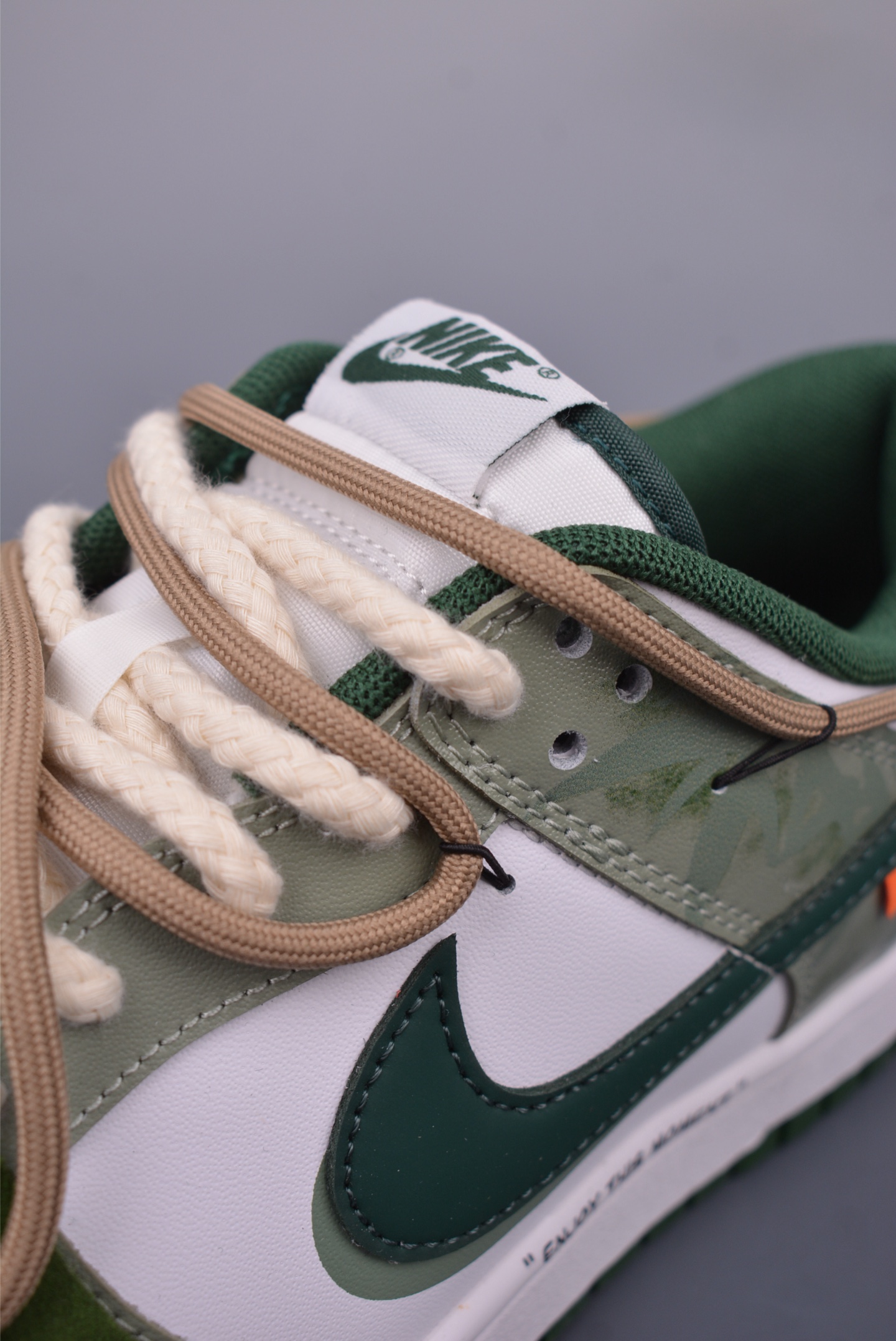 NIKE SB Dunk Low sneakers Butterfly Bamboo Forest DD1391-101
