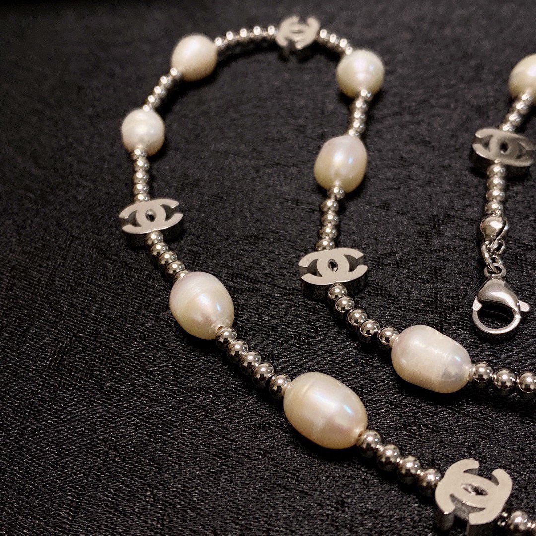 Chanel New Natural Freshwater Pearl Necklace