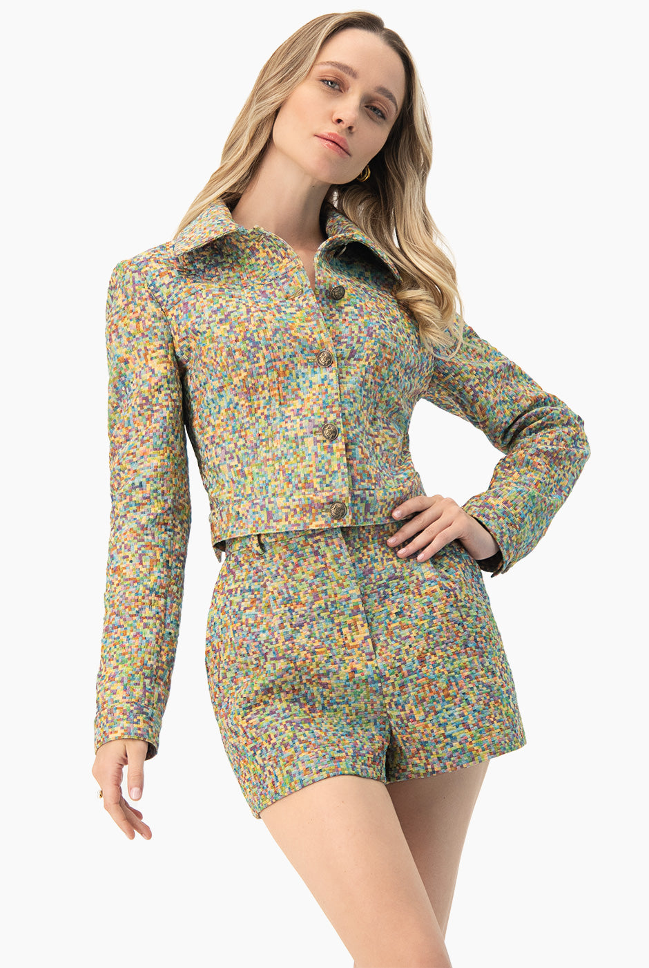 Chamarra corta de cuello camisero