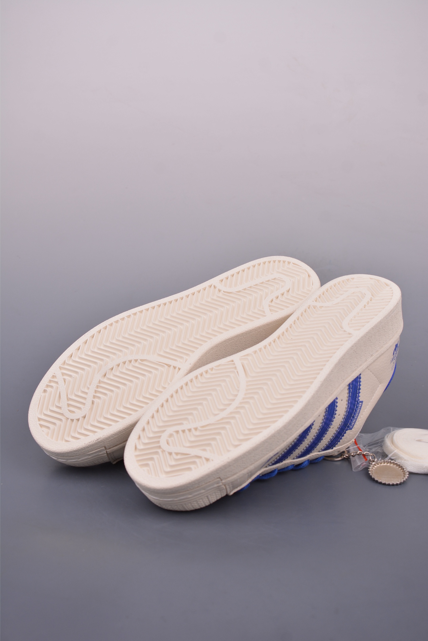 Burberry x Adidas Originals Superstar sneakers Off-white and blue AD0002