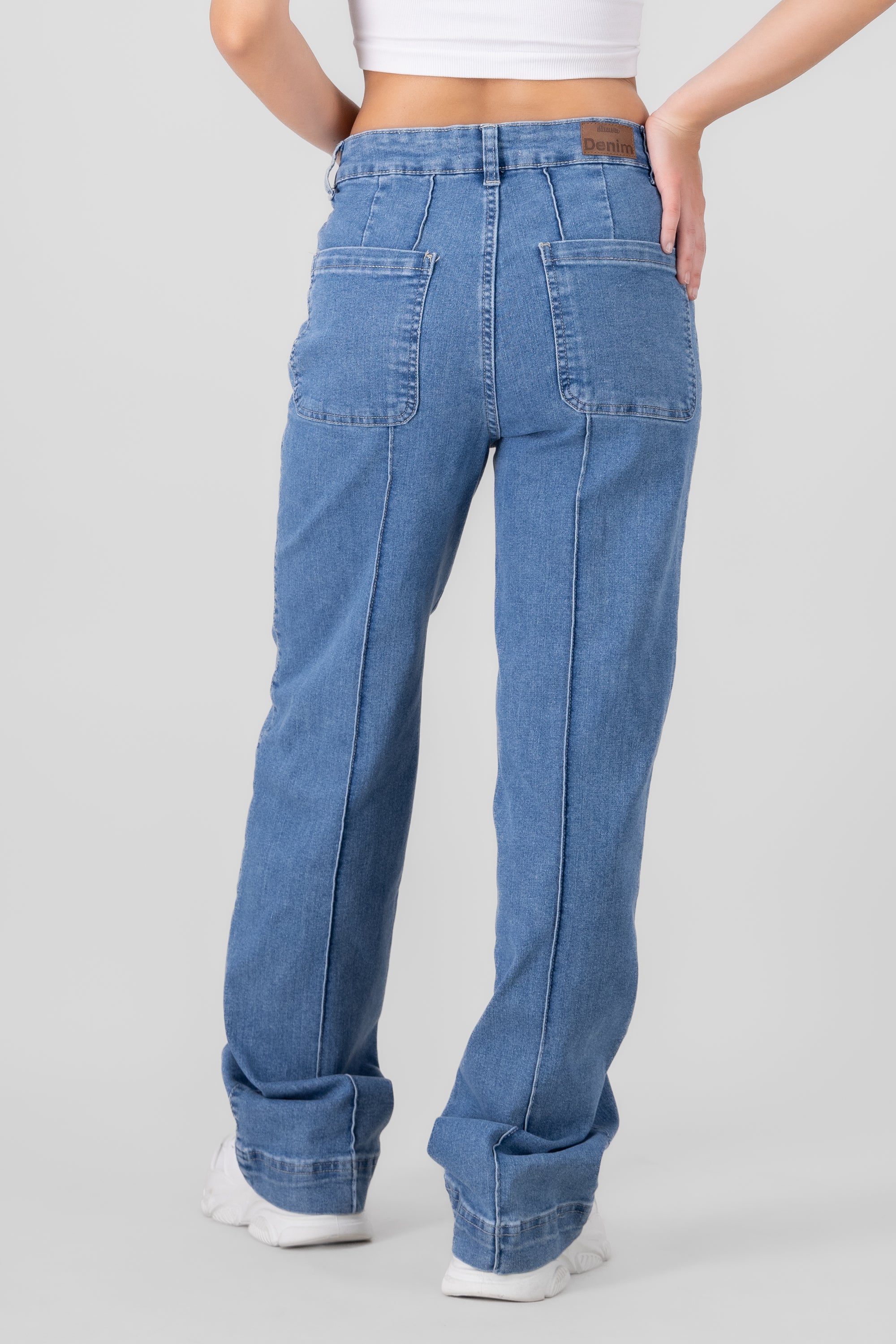 Straight Jeans With Pockets