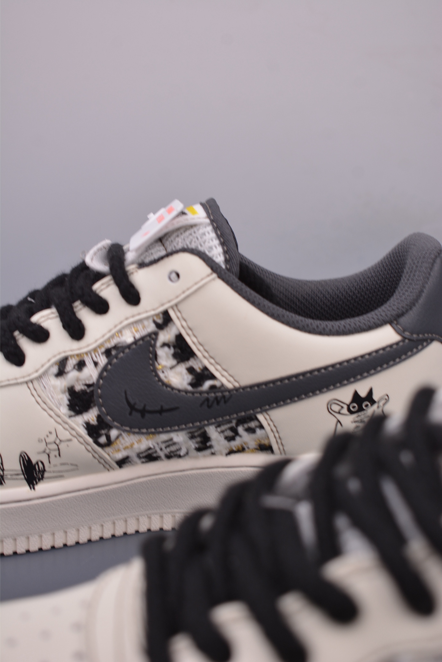 Nike Air Force 1 07 LV8 Low Sneakers Chanel Style Graffiti Black Cat FJ7740-710
