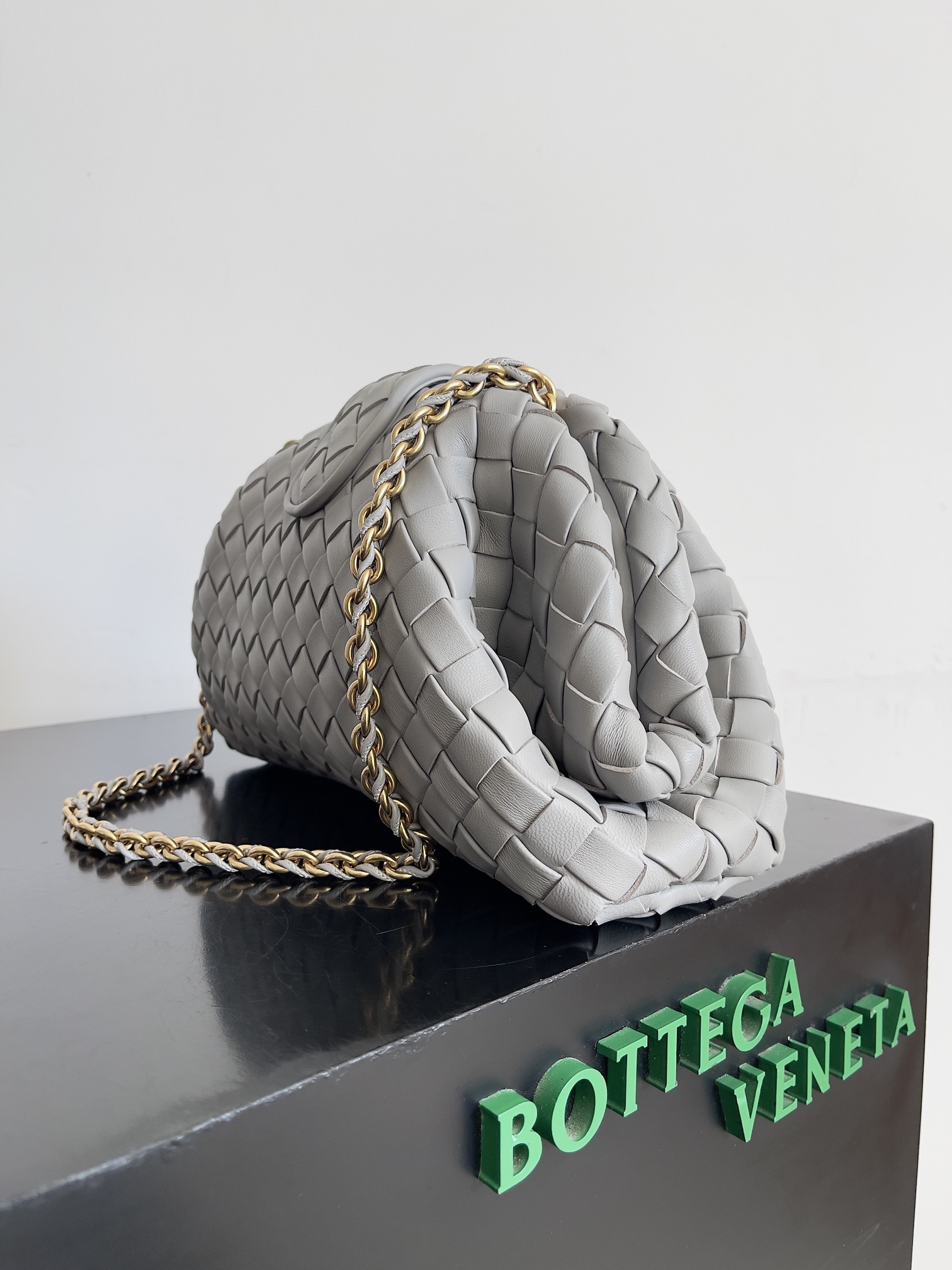 Bottega Veneta LAUREN CLUTCH chain clutch bag 785807