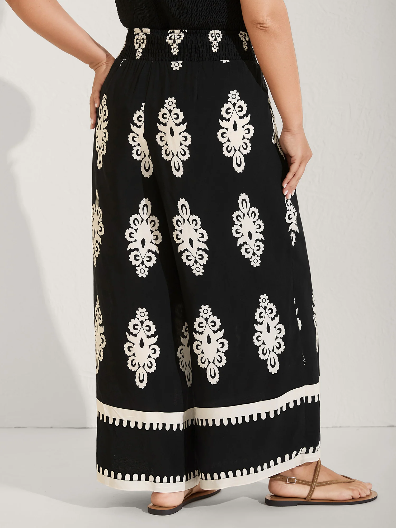 Ornate Print Shirred Wide-Leg Pants
