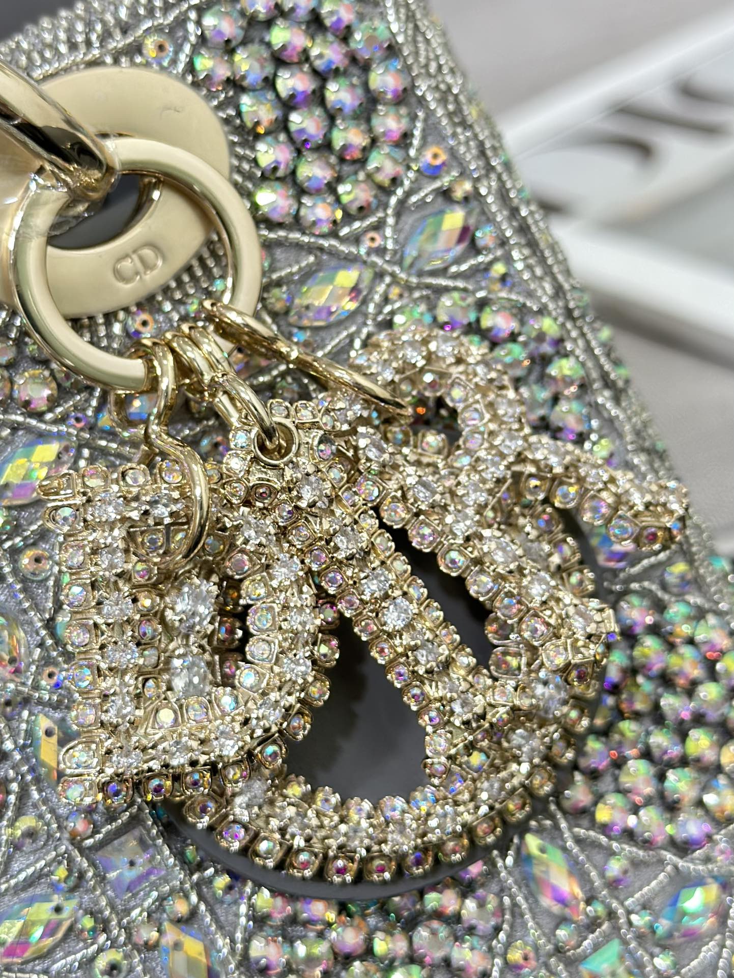 Dior Lady four-grid embroidery rhinestone pink M0538