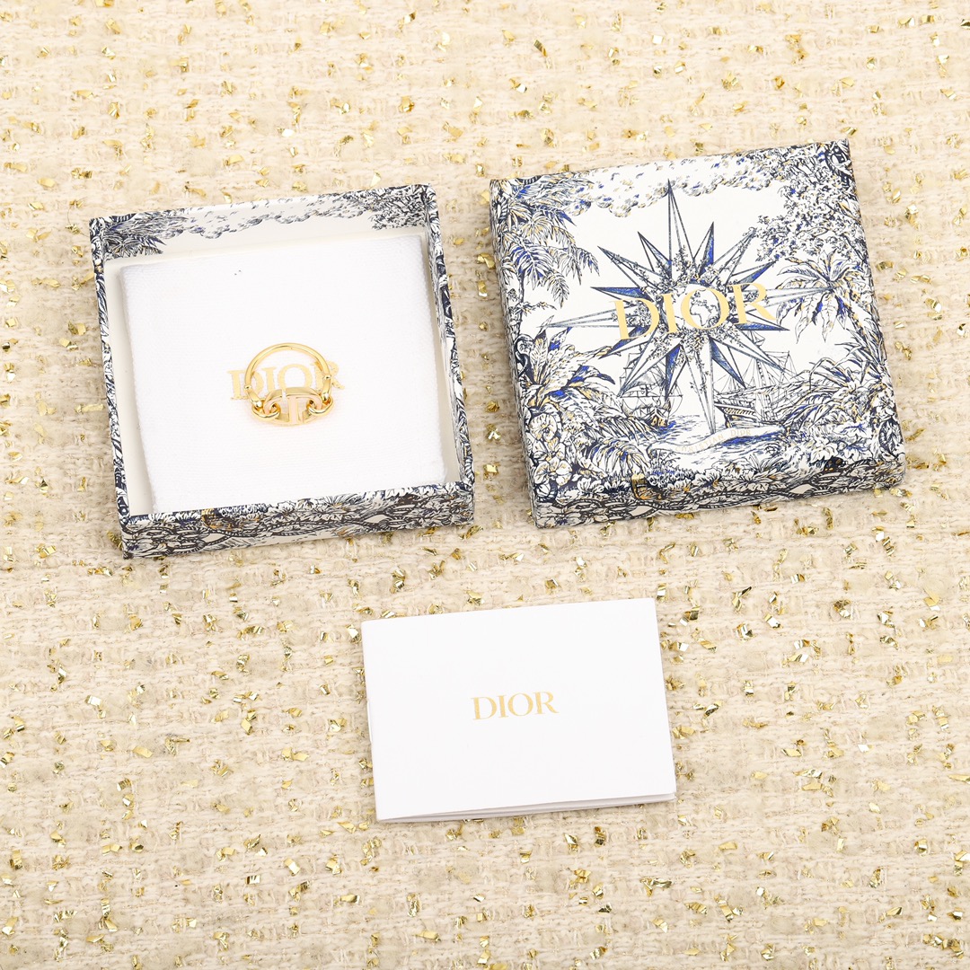 Dior CD letter ring