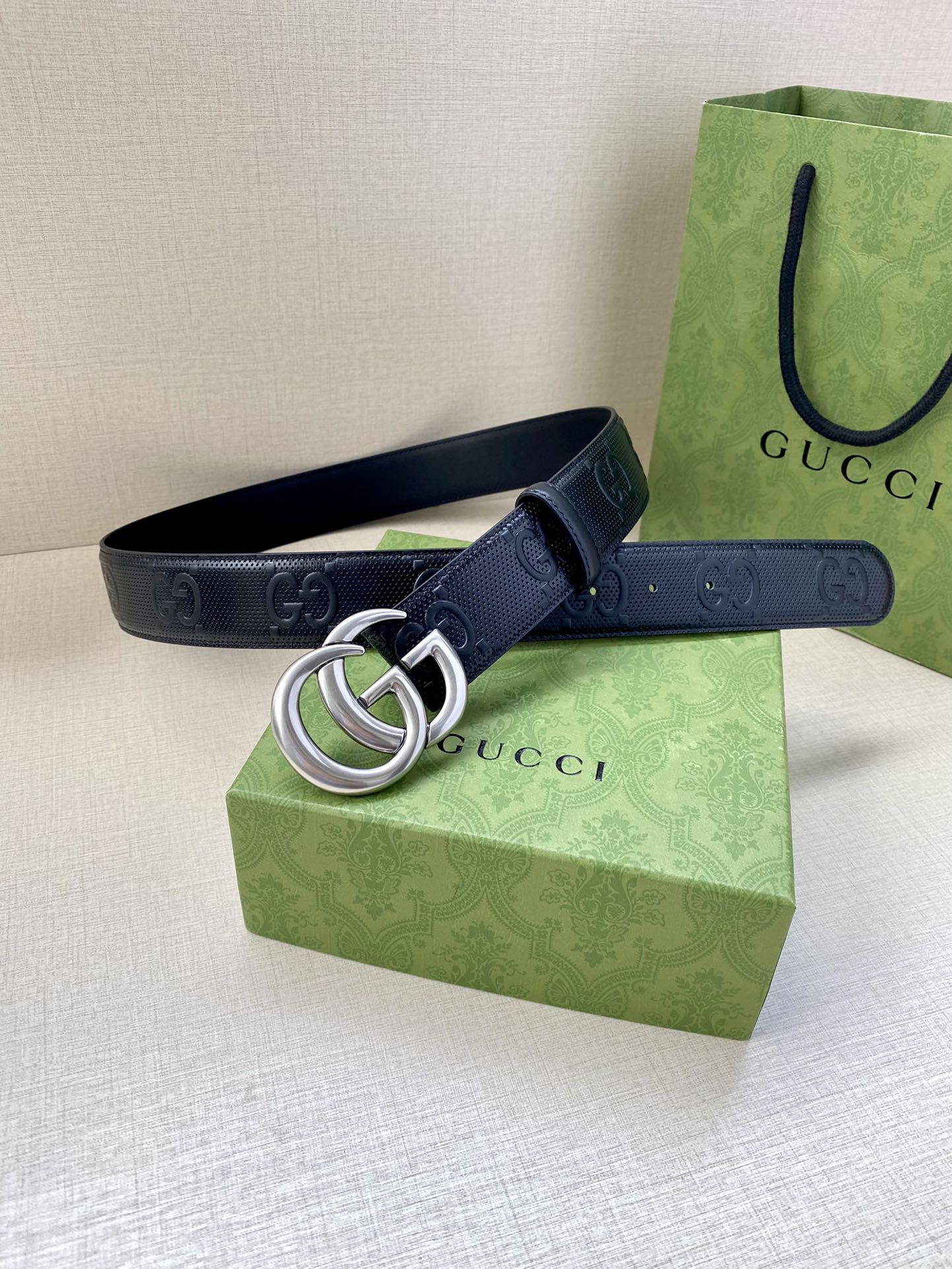 Gucci black embossed leather belt width 4.0CM