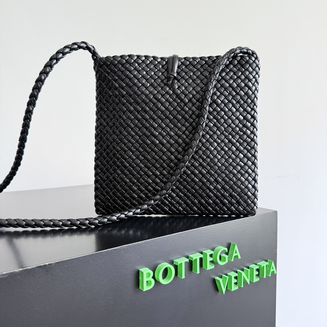 Bottega Veneta Tosca woven handbag 777680
