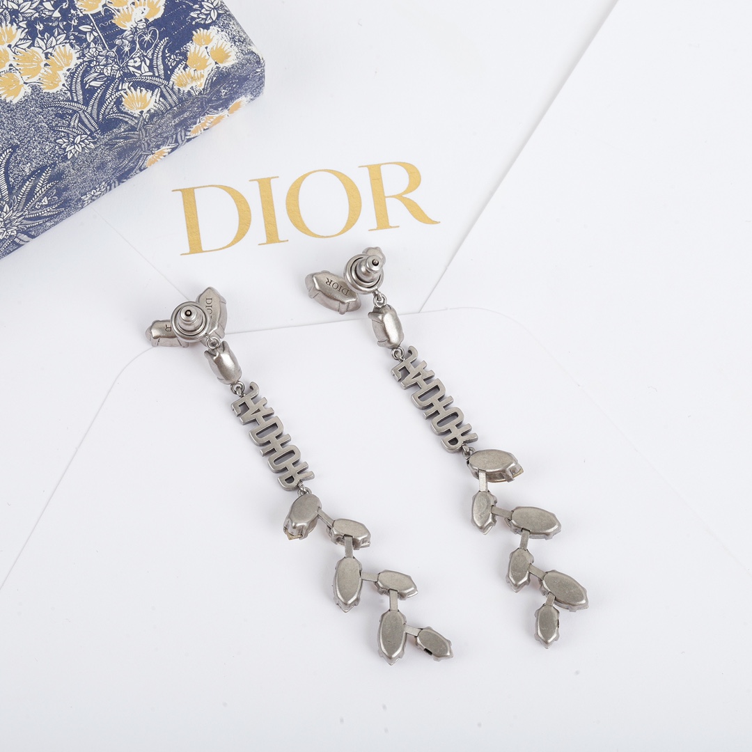 Dior Oval Pearl Earrings