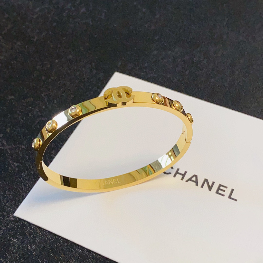Chanel six sparkling diamond bracelet