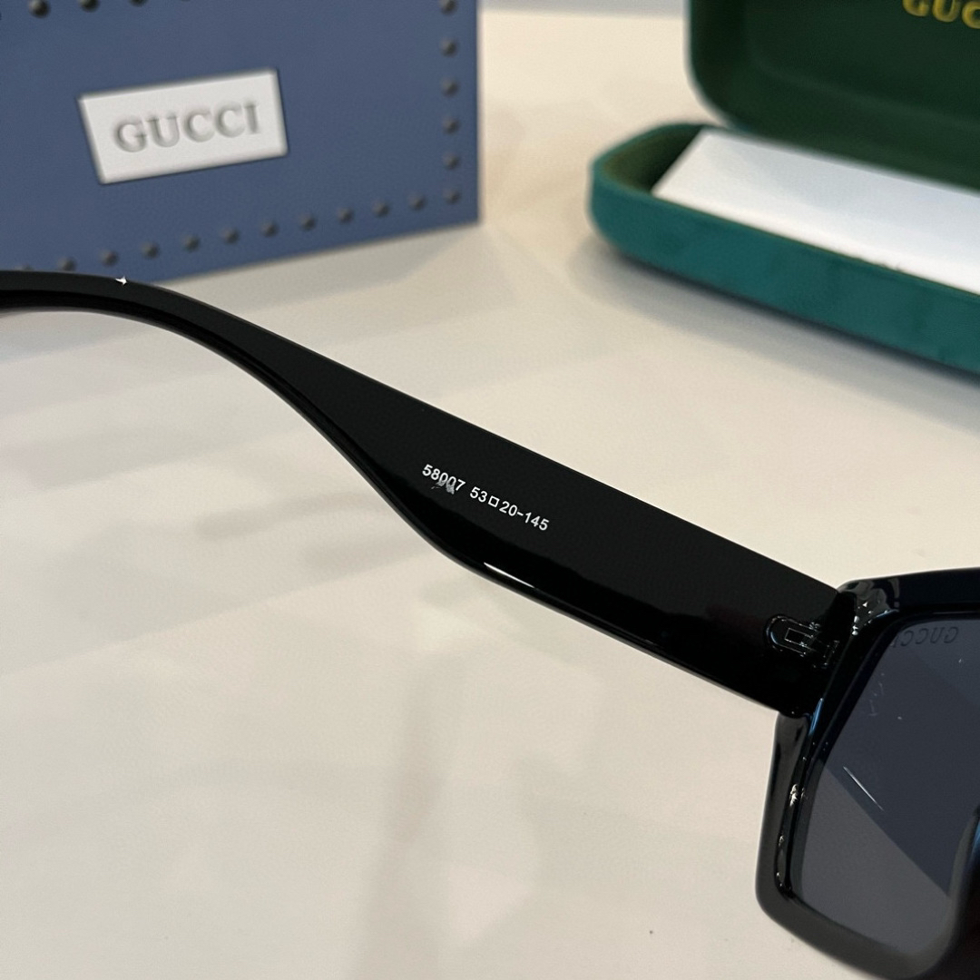 Gucci Round Frame Sunglasses