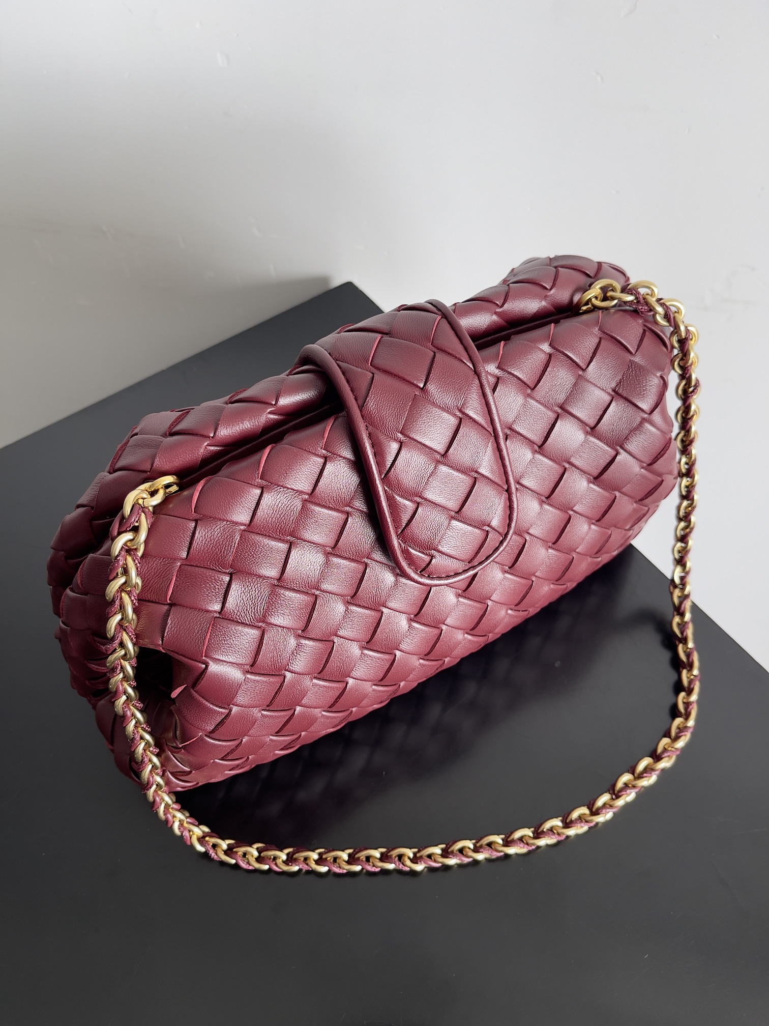 Bottega Veneta LAUREN CLUTCH chain clutch bag 785807