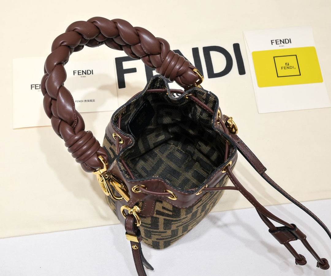 FENDI Braided Handle Bucket Bag 0189
