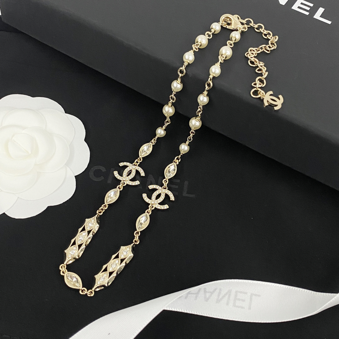 CHAN 24 light gold inlaid short chain choker