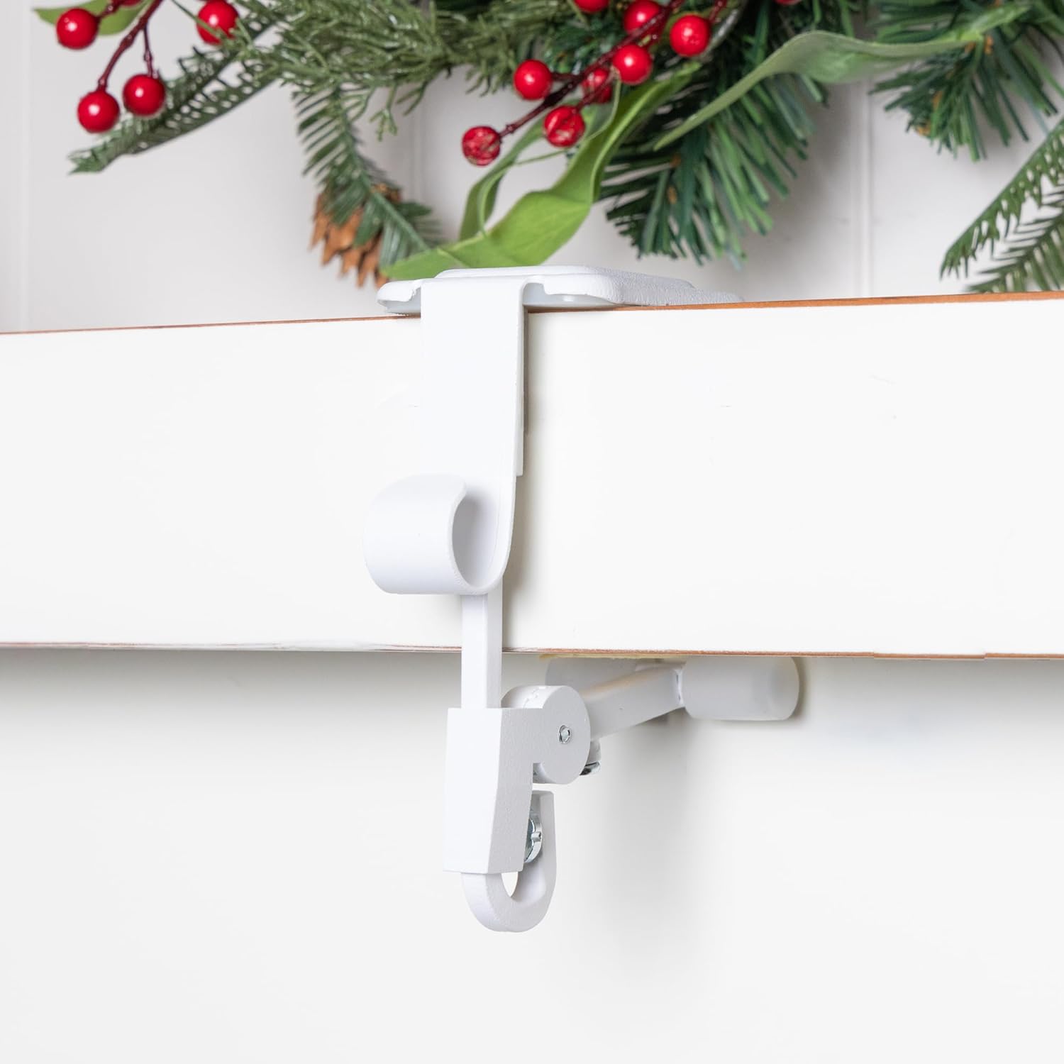(🎅EARLY XMAS SALE - 60% OFF)Fireplace Stocking and Garland Hanger