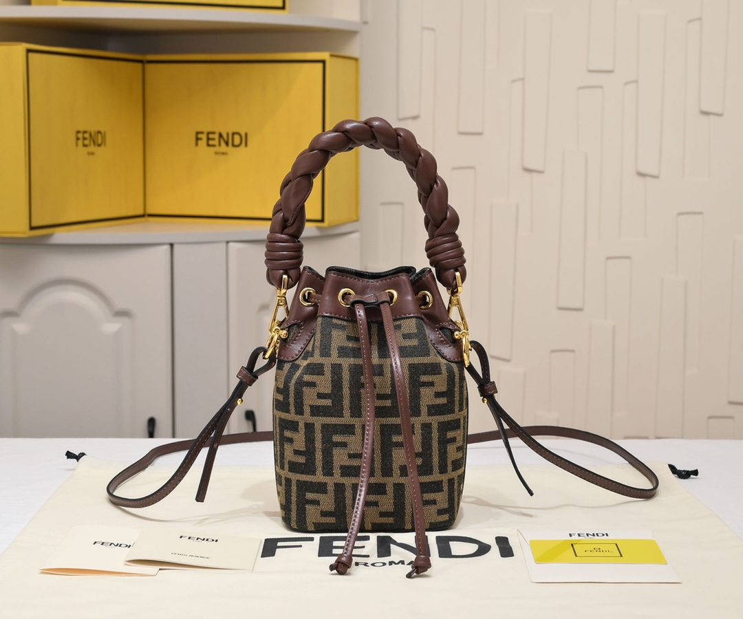 FENDI Braided Handle Bucket Bag 0189