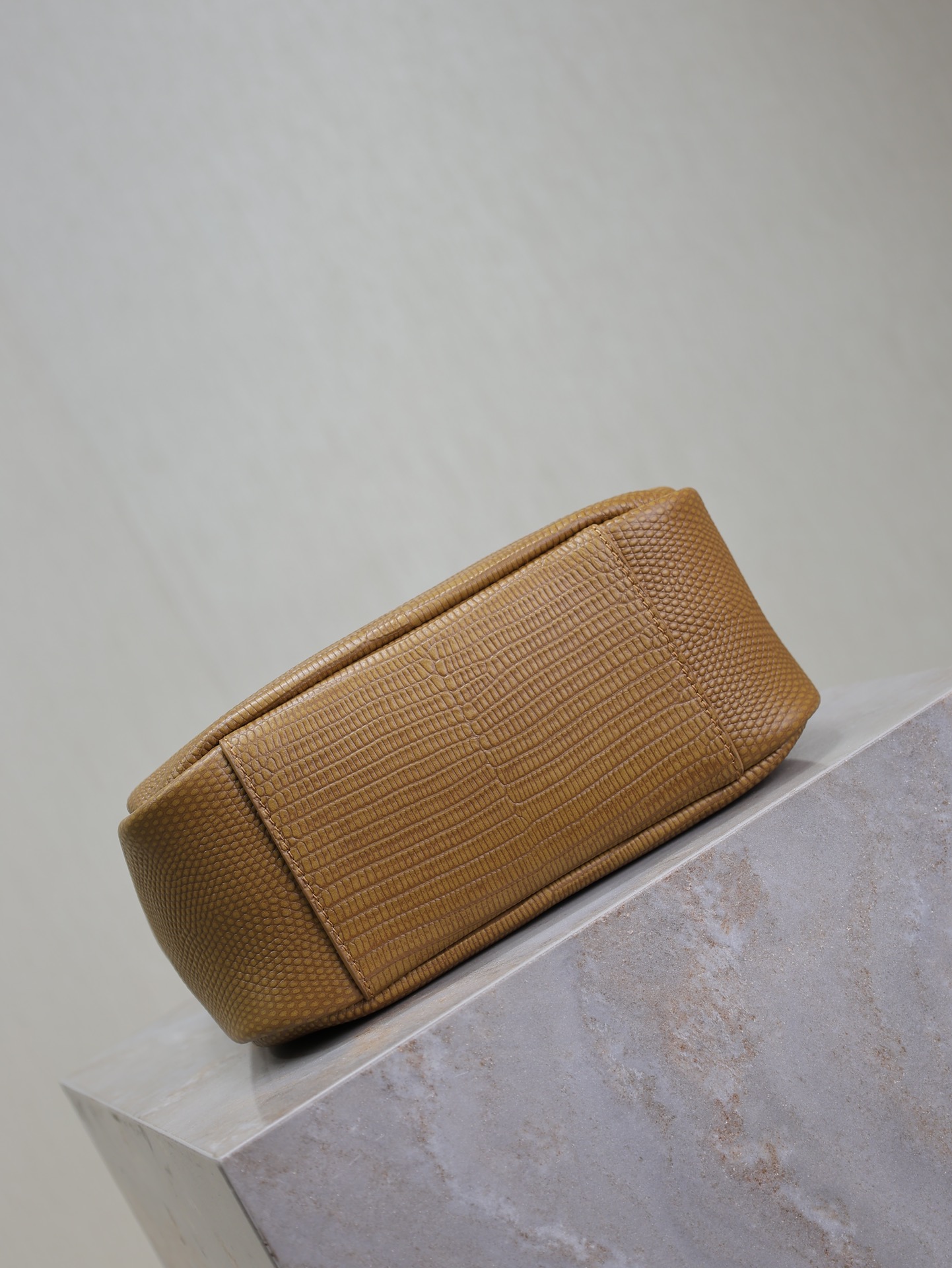 Yves Saint Laurent LE 5A7 Underarm Bag 713938