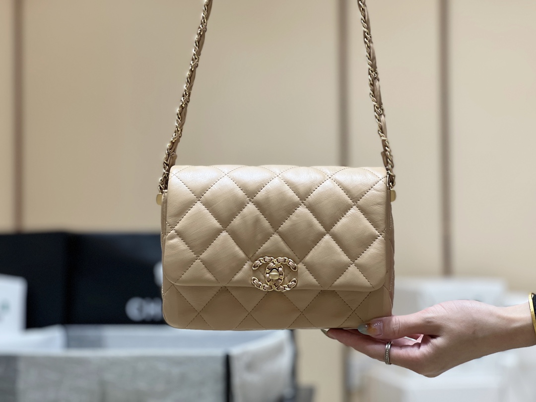 Chanel 23K Autumn and Winter Series Retro Tofu Bag AS4423