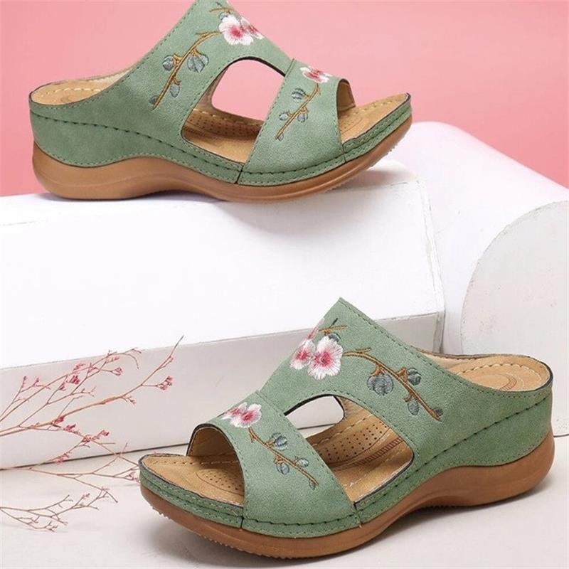 (🔥Last Day Promotion-SAVE 60% OFF)Flower Embroidered Vintage Casual Wedges Sandals-BUY 2 GET FREE SHIPPING!