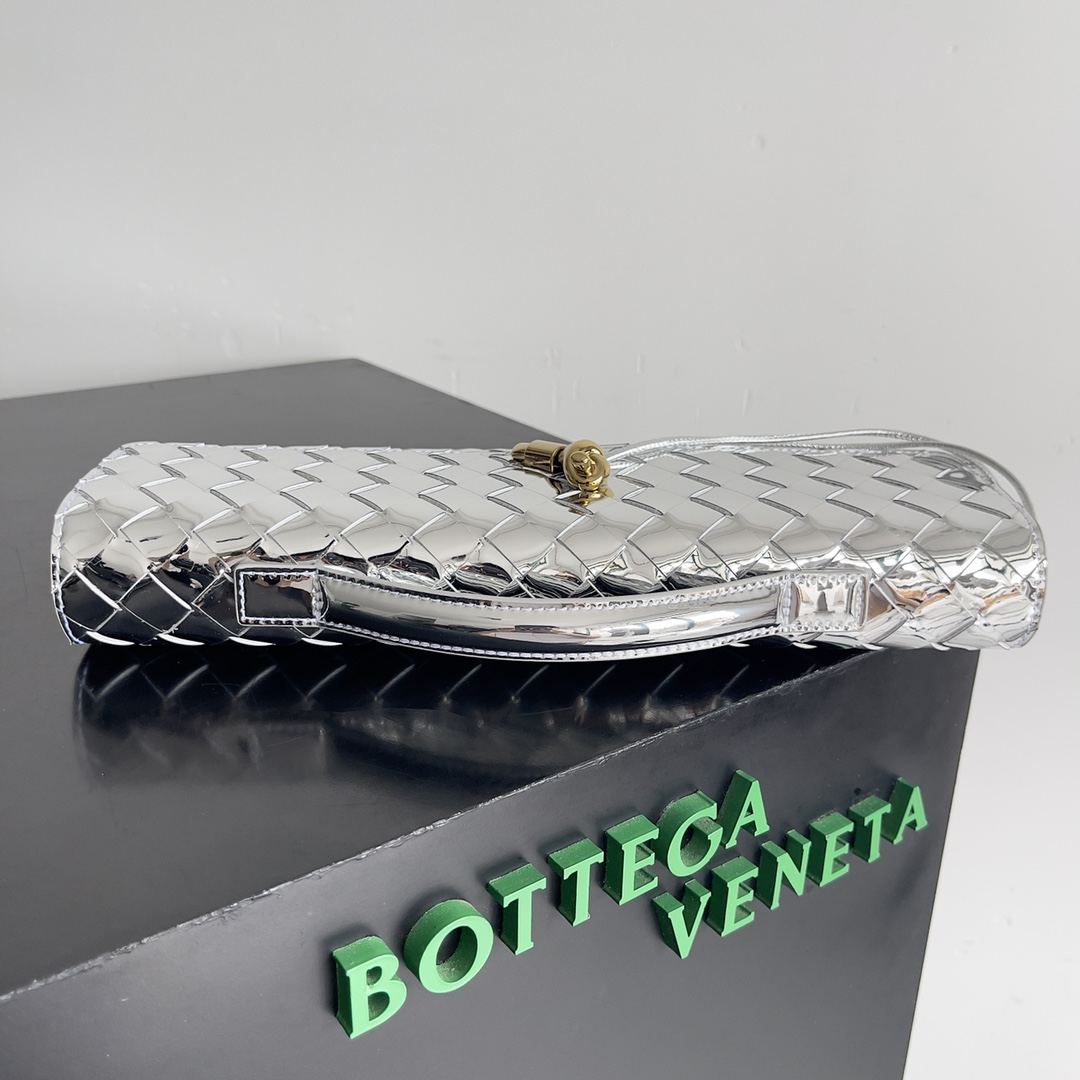 Bottega Veneta Andiamo Evening Clutch 741511