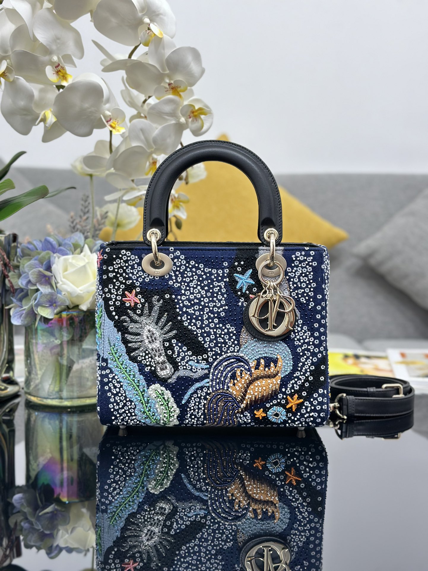 Dior Lady Dior five-grid embroidered seabed beads Lady Dior bag M0565