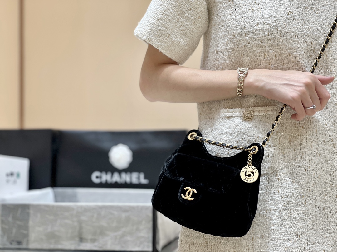 Chanel 23B velvet hobo AS4323