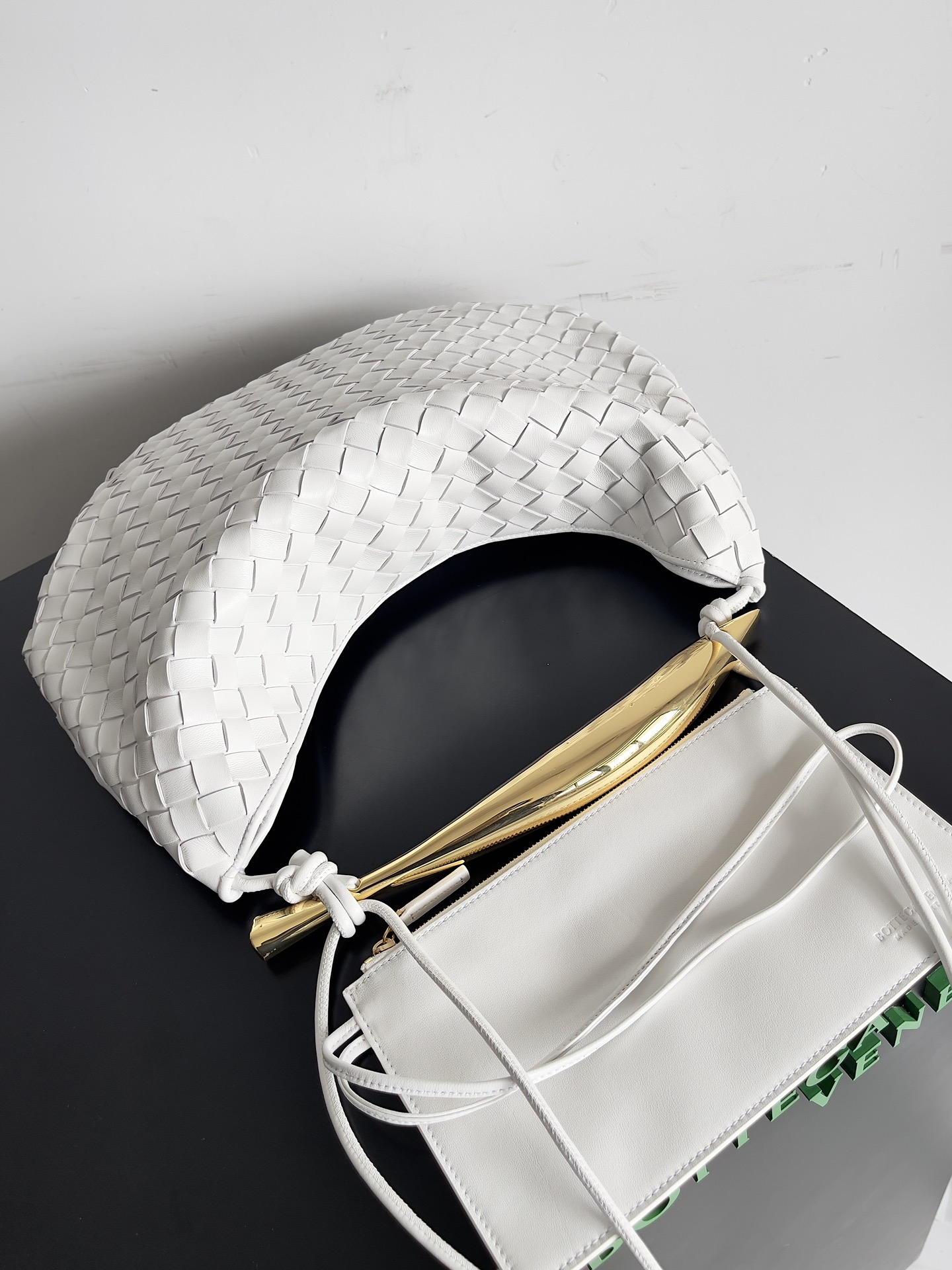 Bottega Veneta Sardine Large Handbag 754988