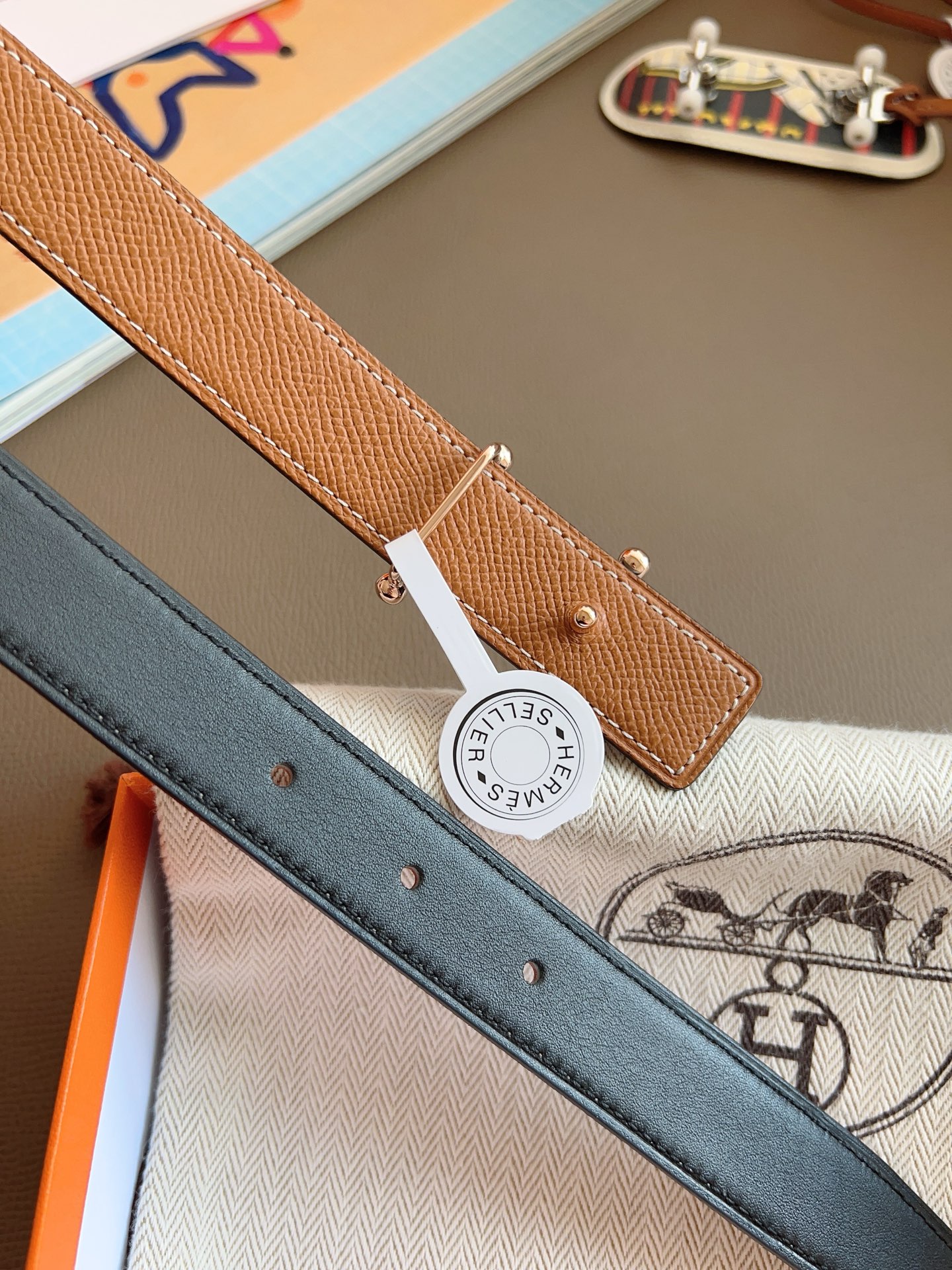 Hermès 2025 New Women's Double-Sided Belt 2.4cm Width