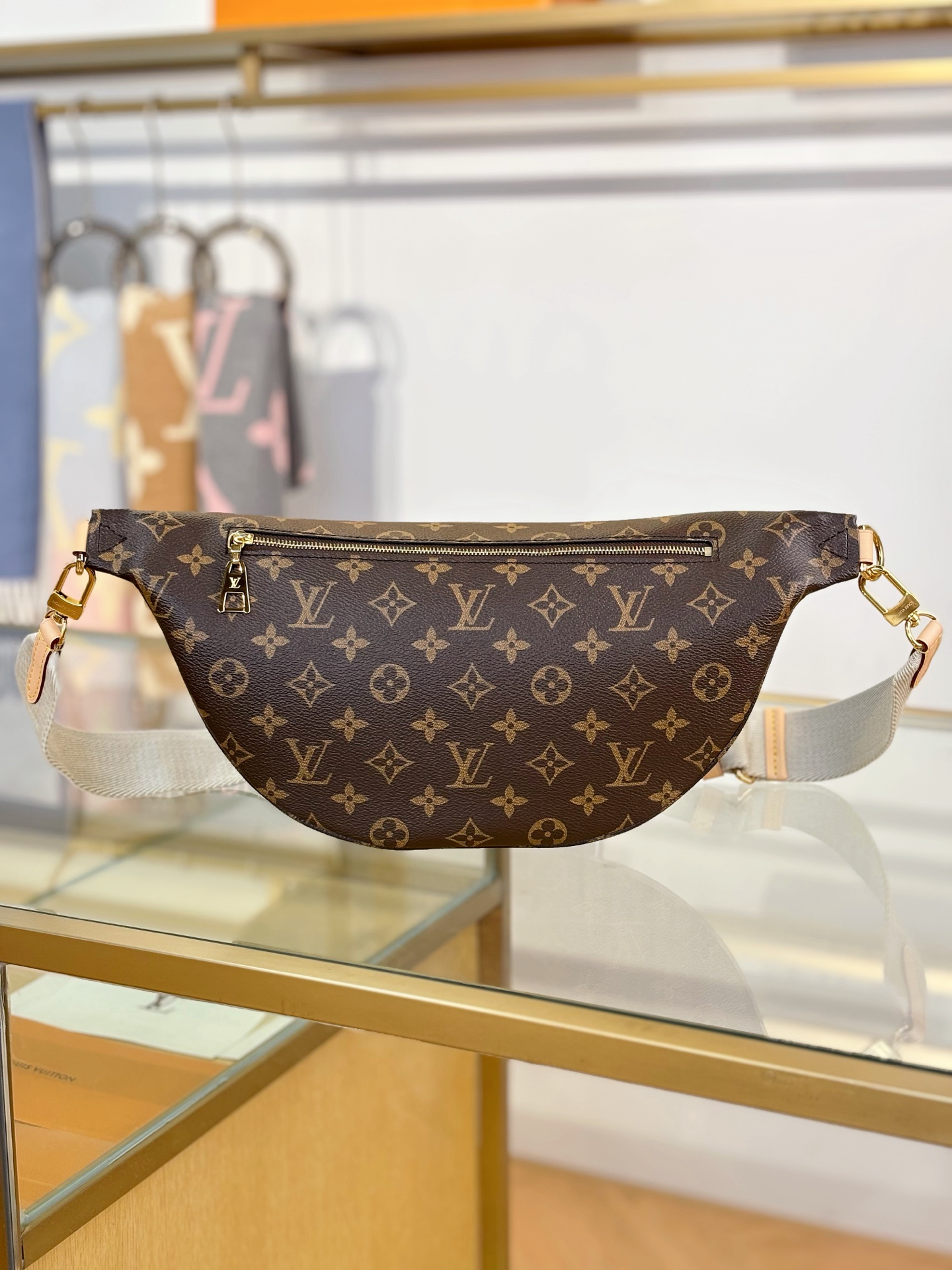 Louis Vuitton HIGH RISE waist bag M46784