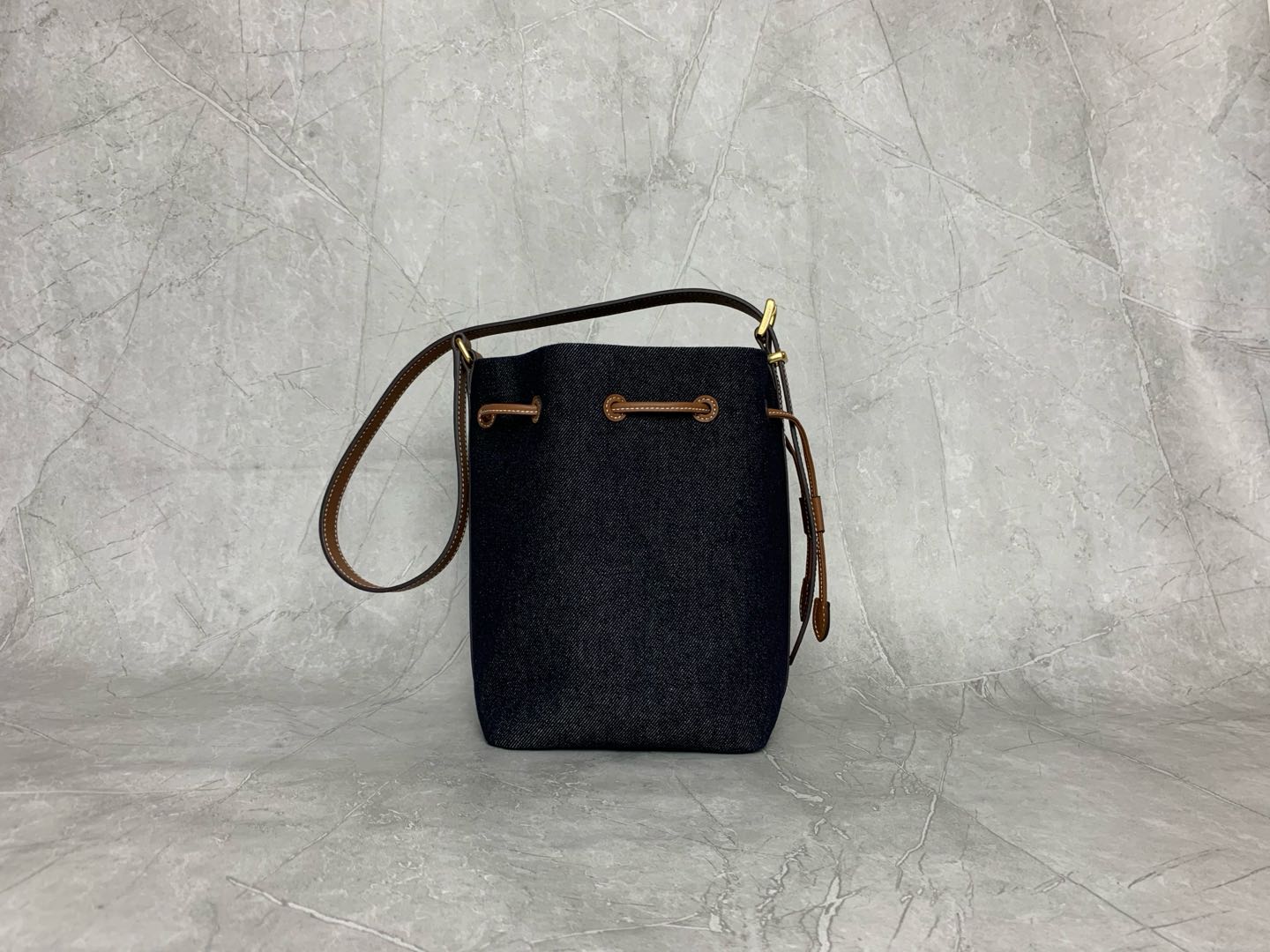 Miu Miu Bucket Bag 5BE090
