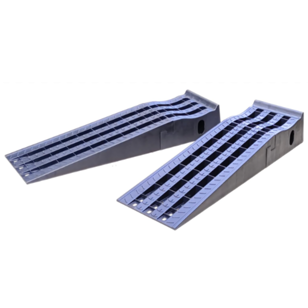 MaxxHaul Detachable Extendable Car Ramp Set