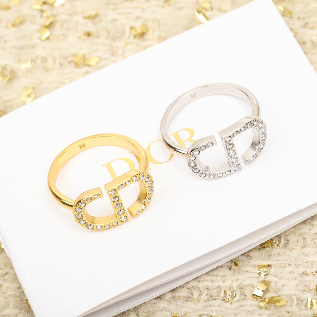 Dior diamond letter ring