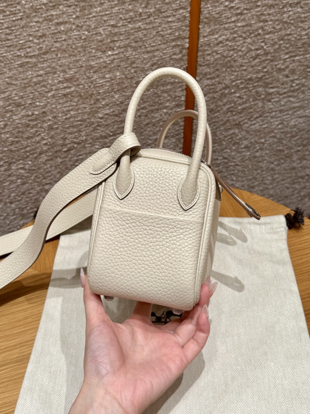 Hermès Mini Lindy 10Craie Handbag (Handmade to Order)