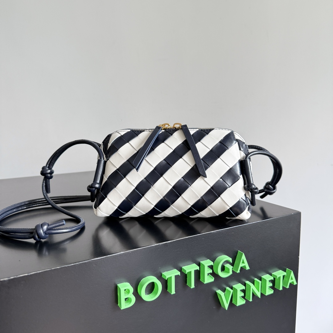Bottega Veneta Concert Pouch Mini Bag 794258
