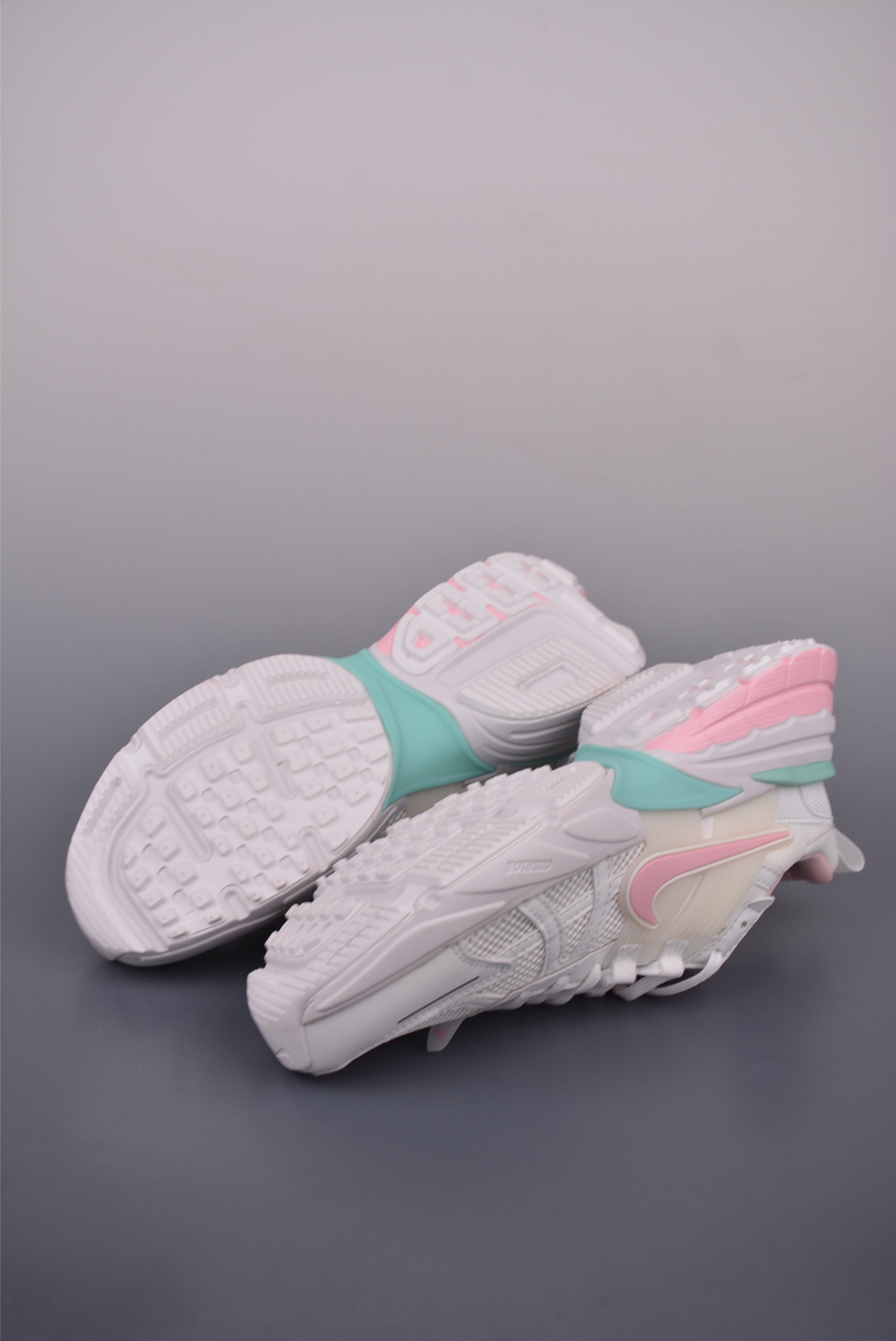 Nike V2K Runtekk 