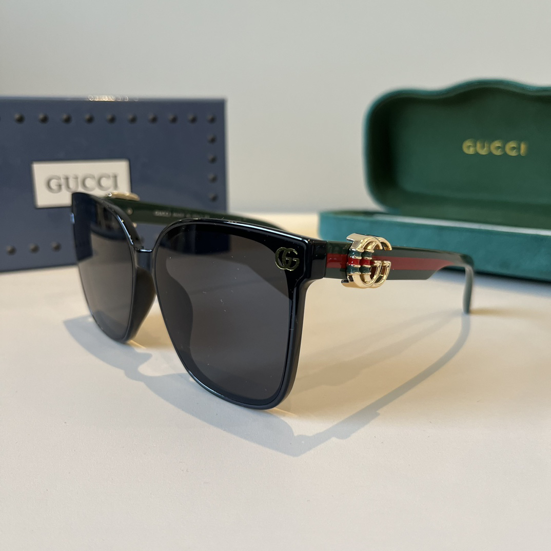 Gucci Square Frame Sunglasses