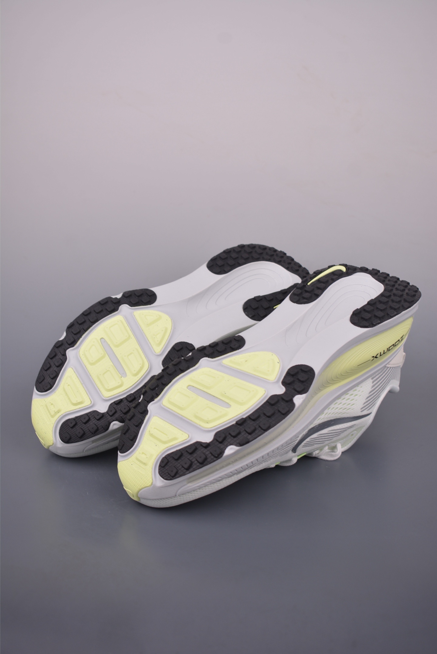 Nike Air Zoom Vomero Plus “White” HM6803-107