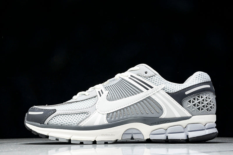 Zoom Vomero 5 Men's Shoes